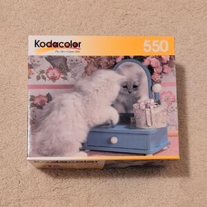 Cat with Mirror Puzzle – 550 pieces